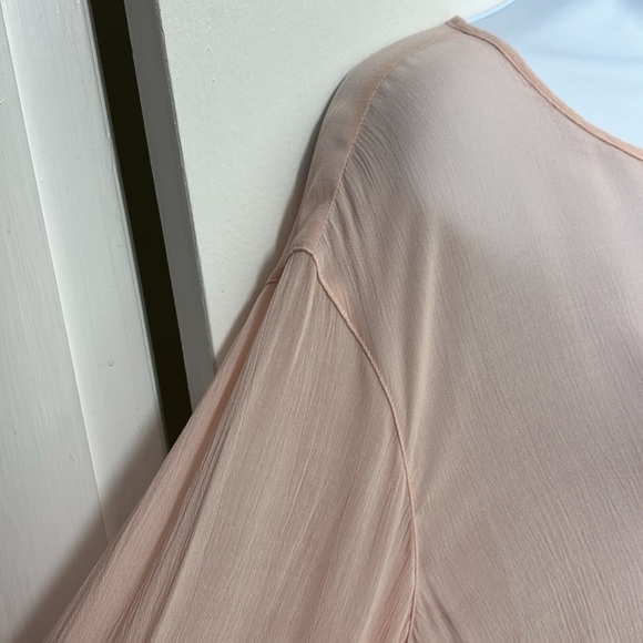 120. DKNY JEANS Peasant blouse, 100% rayon, mauve colored, ruffled wrist & waist - Picture 7 of 11